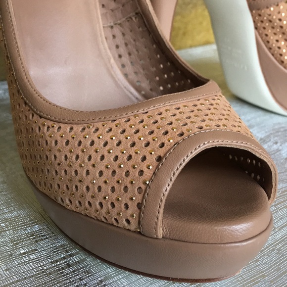 NWOT Loriblu Nude Leather Nubuck Studded Peep-Toe - Picture 3 of 8